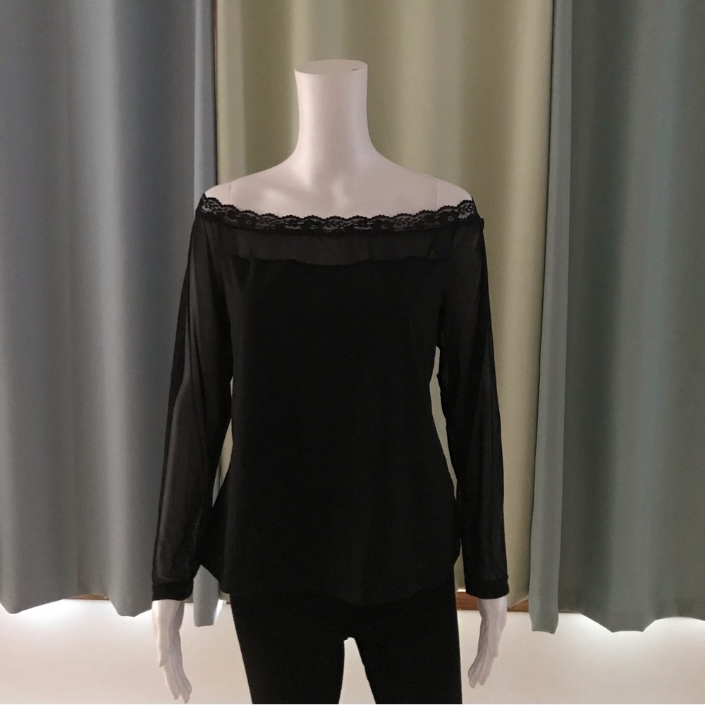 Sexy off shoulders tshirt